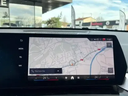 Photo 12 BMW X1  sDrive 18i 136ch DKG7