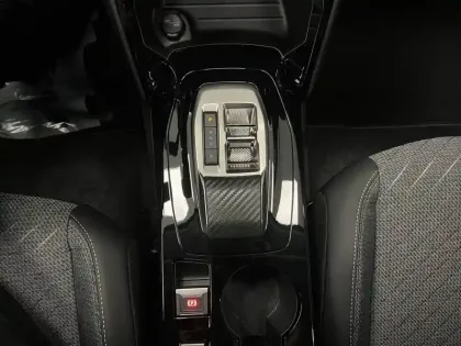 Photo 19 Peugeot 208  Electrique 54 kWh 156ch