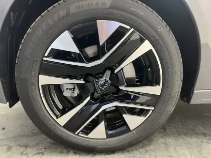 Photo 12 Peugeot 208  Electrique 54 kWh 156ch