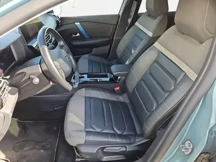 Photo 10 Citroën C4 e- 136 ch Automatique