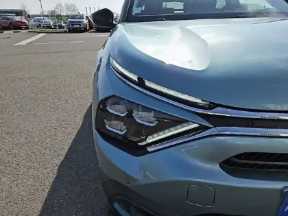 Photo 15 Citroën C4 e- 136 ch Automatique