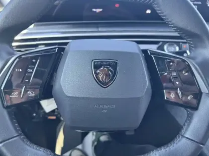 Photo 17 Peugeot 3008  Hybrid 136 e-DCS6