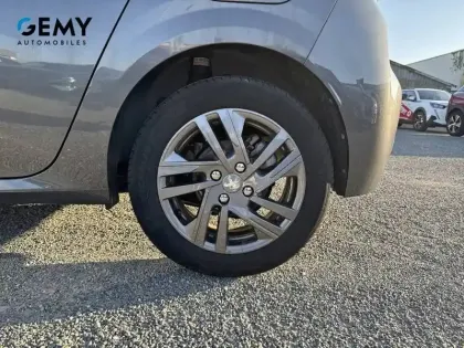 Photo 10 Peugeot 208  PureTech 100 S&S EAT8