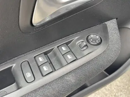 Photo 110 Peugeot 208  100 S&S BVM6