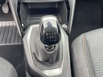 Photo 48 Peugeot 208  100 S&S BVM6