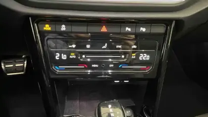 Photo 49 Volkswagen T-roc  1.5 TSI EVO 150 Start/Stop DSG7