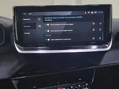 Photo 84 Peugeot 2008  BlueHDi 130 S&S EAT8