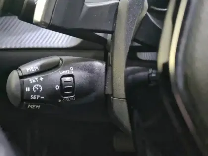 Photo 87 Peugeot 2008  BlueHDi 130 S&S EAT8