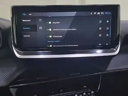 Photo 83 Peugeot 2008  BlueHDi 130 S&S EAT8