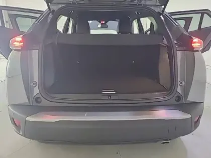 Photo 37 Peugeot 2008  BlueHDi 130 S&S EAT8