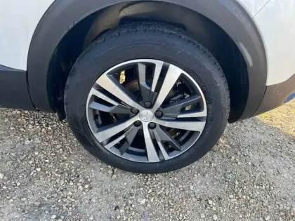 Photo 53 Peugeot 3008  PureTech 130ch S&S EAT8