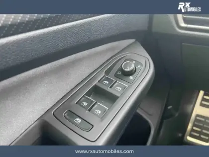 Photo 17 Volkswagen Golf  1.5 eTSI OPF 150 DSG7