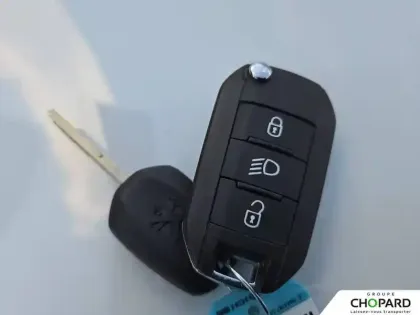 Photo 20 Peugeot 208  PureTech 75 S&S BVM5