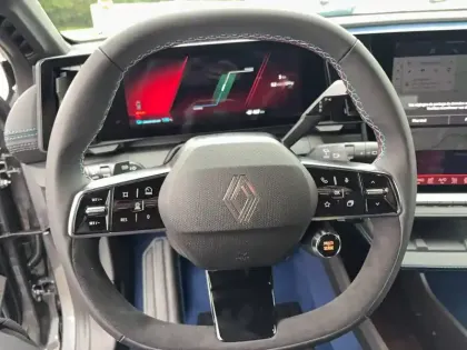 Photo 17 Renault Megane  E-Tech 220 ch autonomie confort