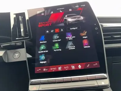 Photo 22 Renault Megane  E-Tech 220 ch autonomie confort