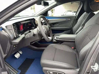 Photo 9 Renault Megane  E-Tech 220 ch autonomie confort