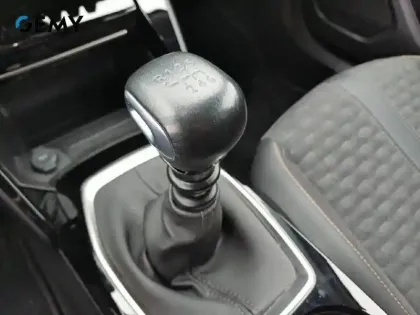 Photo 11 Peugeot 2008  PureTech 130 S&S BVM6