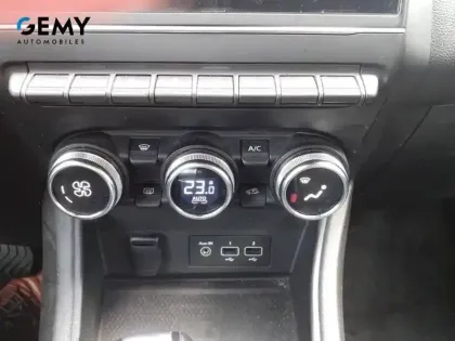 Photo 43 Renault Captur  E-Tech hybride 145