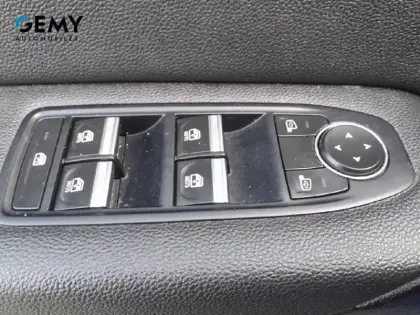 Photo 36 Renault Captur  E-Tech hybride 145