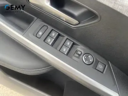 Photo 11 Peugeot 3008  Hybrid 136 e-DCS6