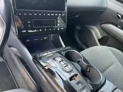 Photo 11 Hyundai Tucson  1.6 T-GDI 230 Hybrid BVA6