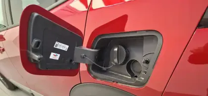 Photo 7 Peugeot 2008  Hybrid 145 e-DCS6