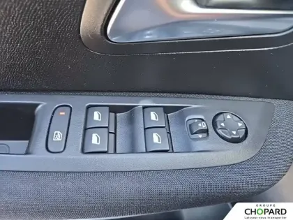 Photo 23 Peugeot 208  PureTech 75 S&S BVM5