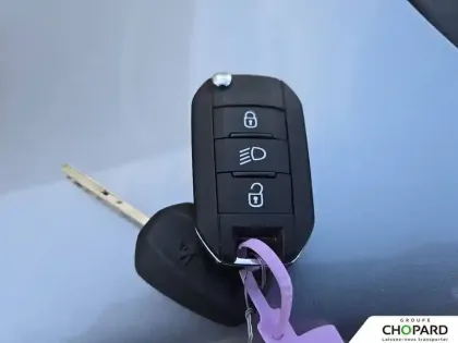 Photo 20 Peugeot 208  PureTech 75 S&S BVM5