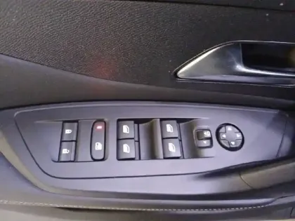 Photo 58 Peugeot 308 Gén. III Ph1 Allure Pack 5