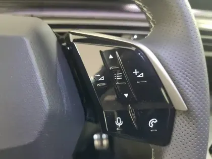 Photo 15 Peugeot 5008  Hybrid 145 ch e-DCS6