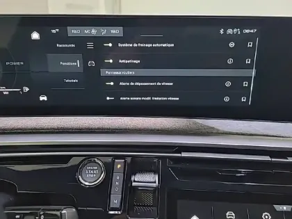 Photo 79 Peugeot 5008  Hybrid 145 ch e-DCS6