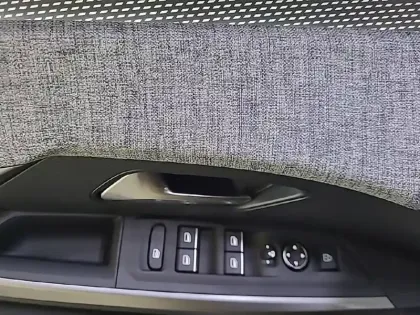 Photo 54 Peugeot 5008  Hybrid 145 ch e-DCS6