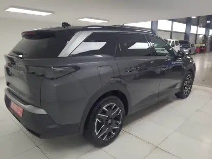 Photo 5 Peugeot 5008  Hybrid 145 ch e-DCS6