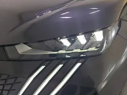 Photo 105 Peugeot 5008  Hybrid 145 ch e-DCS6