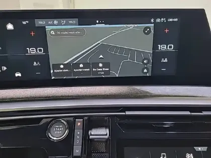 Photo 42 Peugeot 5008  Hybrid 145 ch e-DCS6