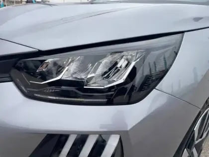 Photo 10 Peugeot 208  100 S&S BVM6