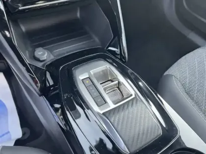 Photo 16 Peugeot 2008  Hybrid 145 e-DCS6