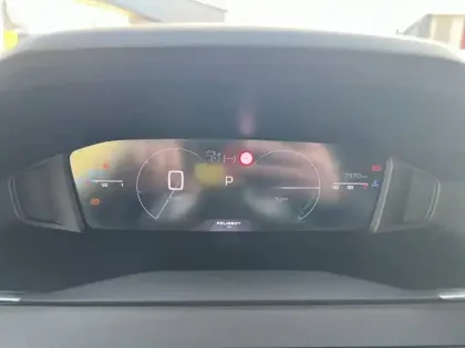 Photo 11 Peugeot 2008  Hybrid 145 e-DCS6