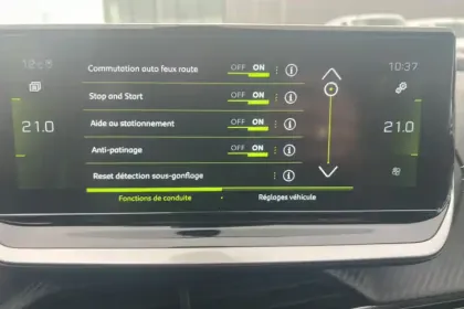 Photo 20 Peugeot 208  BlueHDi 100 S&S BVM6