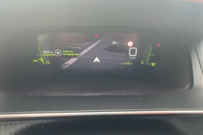 Photo 16 Peugeot 208  BlueHDi 100 S&S BVM6