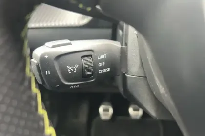 Photo 15 Peugeot 208  BlueHDi 100 S&S BVM6