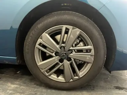 Photo 17 Peugeot 308  BlueHDi 130ch S&S EAT8