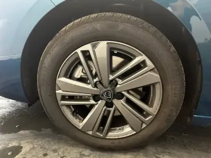 Photo 16 Peugeot 308  BlueHDi 130ch S&S EAT8