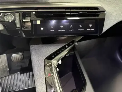 Photo 20 Peugeot 3008  Hybrid 145 e-DCS6