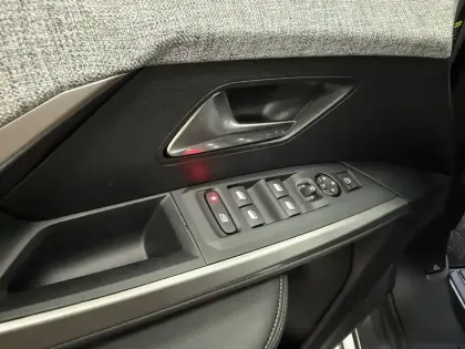 Photo 14 Peugeot 3008  Hybrid 145 e-DCS6