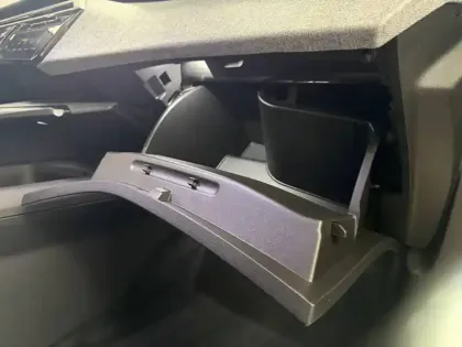 Photo 28 Peugeot 3008  Hybrid 145 e-DCS6