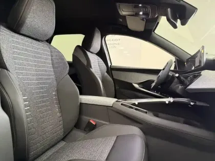 Photo 27 Peugeot 3008  Hybrid 145 e-DCS6