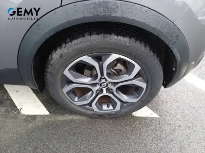 Photo 10 Renault Captur  E-Tech full hybrid 145