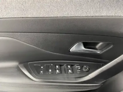 Photo 95 Peugeot 308  SW BlueHDi 130ch S&S BVM6