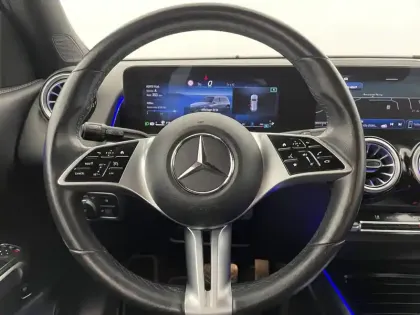 Photo 60 Mercedes GLB  200 d 8G-DCT